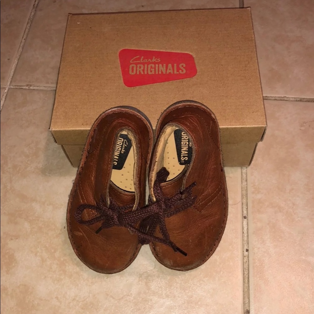 Clark’s leather kids shoes